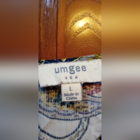 Umgee Cream with Multi Color Paisley Print Balloon Sleeves Large - Picture 4 of 5